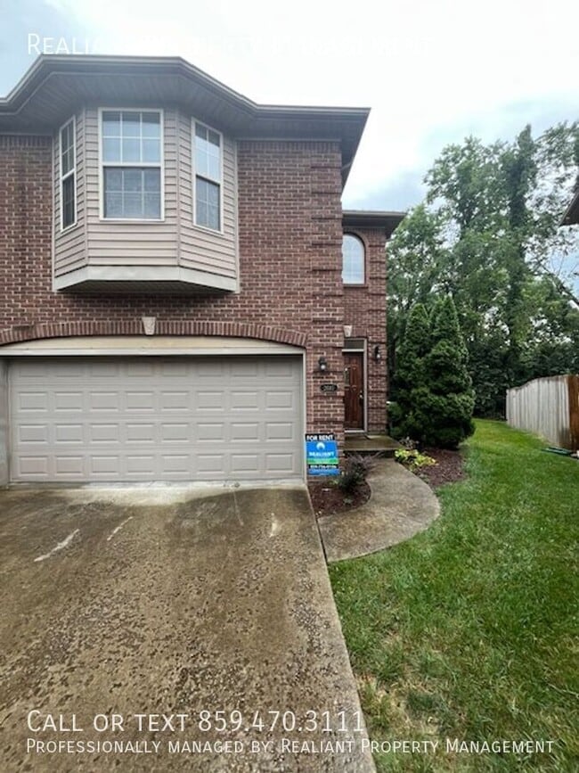 property at 2640 Longleaf Pl