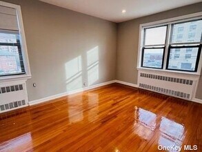 302 E Broadway in Long Beach, NY - Building Photo - Building Photo