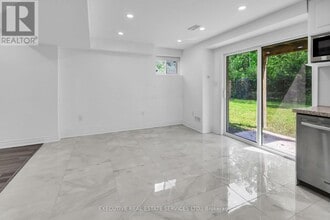 265 Bruce Cameron Dr in Clarington, ON - Building Photo - Building Photo