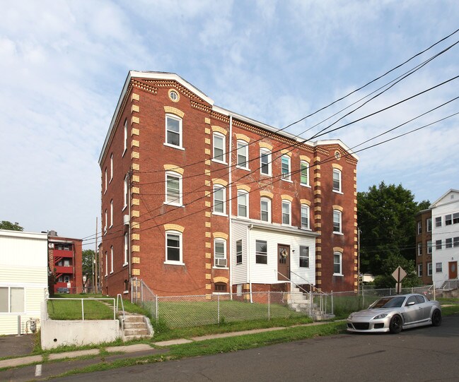 50 Horace St in New Britain, CT - Foto de edificio - Building Photo