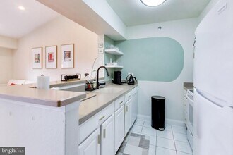 3315 Wyndham Cir in Alexandria, VA - Building Photo - Building Photo