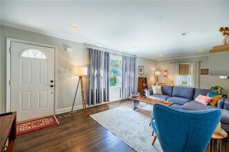 1131 Winburn Dr in East Point, GA - Building Photo - Building Photo