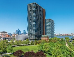 Newport Rentals in Jersey City, NJ - Foto de edificio - Building Photo