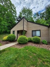 6 Woodlands Dr in Black Mountain, NC - Building Photo - Building Photo