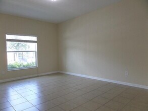 322 Lake Monterey Cir in Boynton Beach, FL - Building Photo - Building Photo