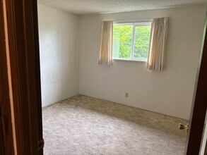 4876-4878 Elderberry Loop in Springfield, OR - Building Photo - Building Photo