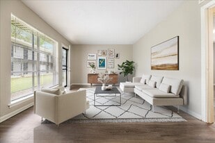 Macon Crossing Apartments in Memphis, TN - Building Photo