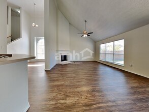 8200 Dynasty Dr in Fort Worth, TX - Building Photo - Building Photo