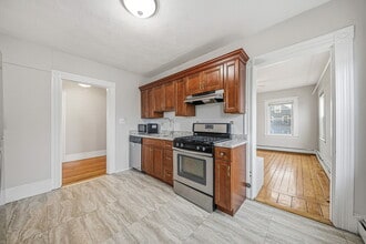 12 Osborne Street, Unit 2 in Salem, MA - Building Photo - Building Photo