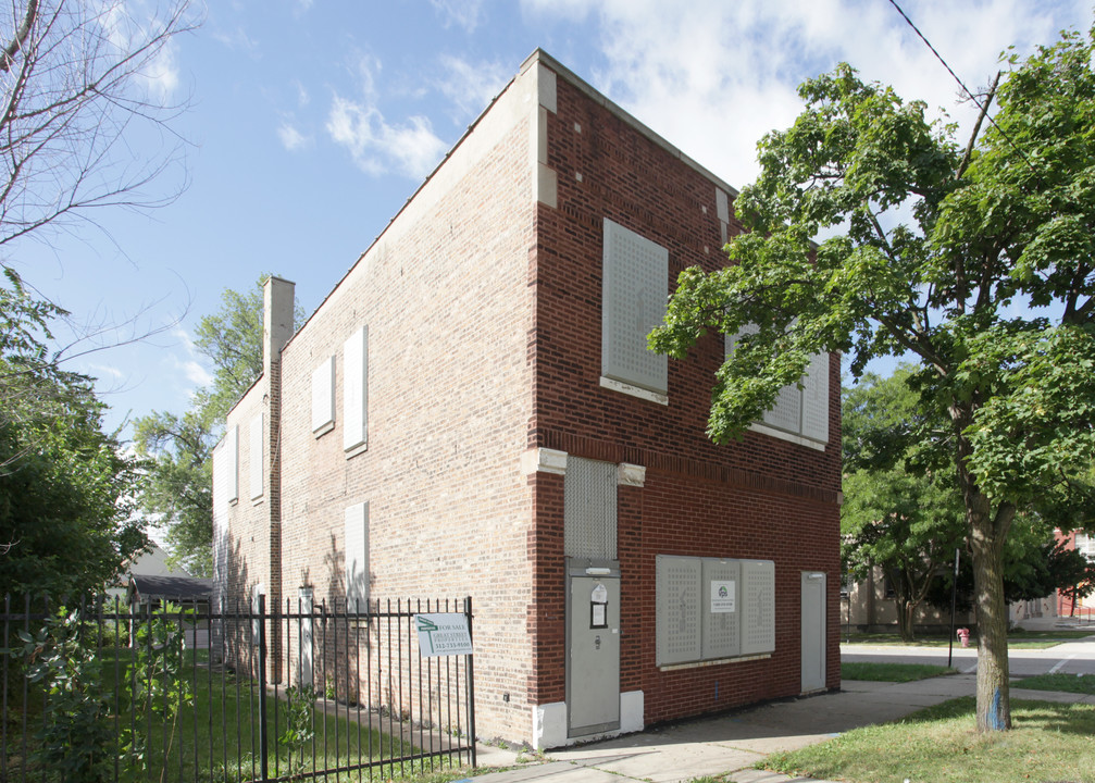 57 W 108th St in Chicago, IL - Building Photo