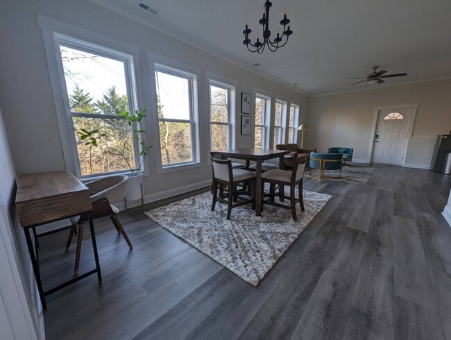 901 Sunny Meadows Ln