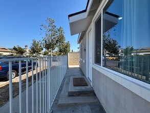 1056 N Lincoln St in Orange, CA - Building Photo - Building Photo