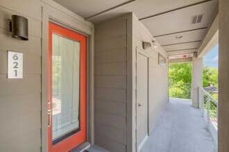 2733 Dulce Ln, Unit 621 in Austin, TX - Foto de edificio - Building Photo