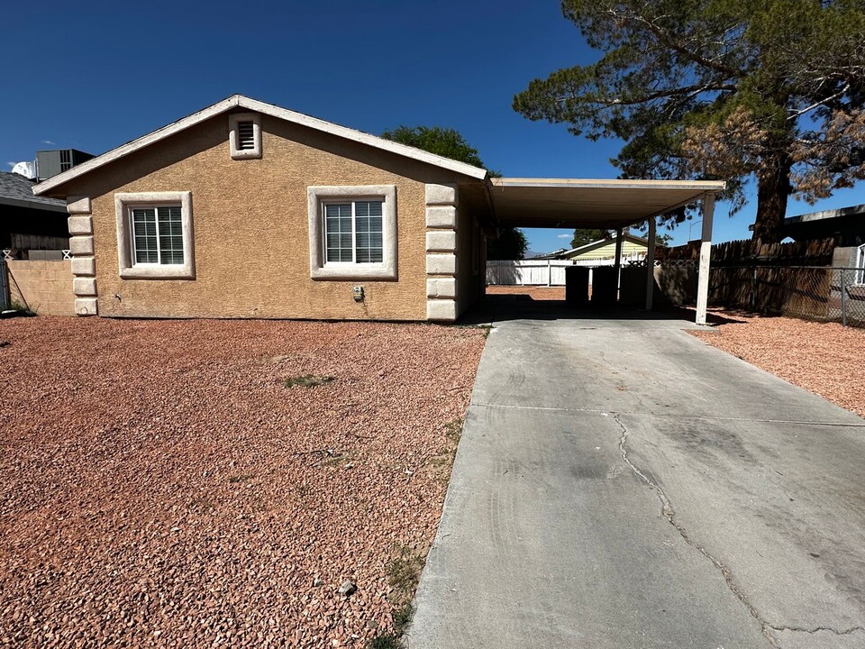 3400 E Honduras Pl in North Las Vegas, NV - Building Photo