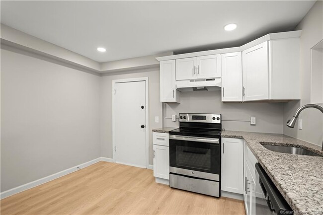 106 River Rd in Shelton, CT - Building Photo - Building Photo