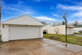 12328 Grannis Rd in Garfield Heights, OH - Building Photo - Building Photo