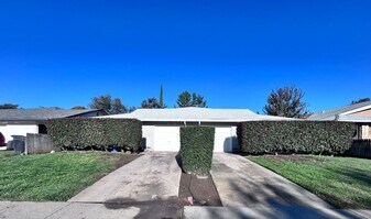 9137-9139 Tuolumne Dr in Sacramento, CA - Building Photo