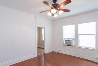 126 Mendoza Ave in Coral Gables, FL - Building Photo - Building Photo