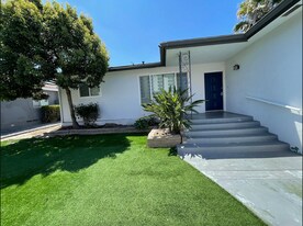 5531 Mary Ln Dr in San Diego, CA - Building Photo