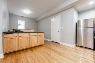 1001 W Sunnyside Ave in Chicago, IL - Building Photo - Building Photo