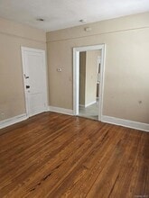 556 Broadway in Carle Place, NY - Building Photo - Building Photo