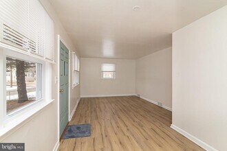 1001 Armistice Dr in Burlington, NJ - Building Photo - Building Photo
