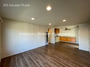 201 Galano Plaza in Union City, CA - Building Photo - Building Photo