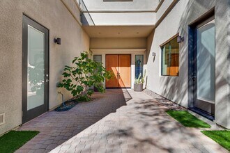 628 Edgebrook Dr in Las Vegas, NV - Building Photo - Building Photo