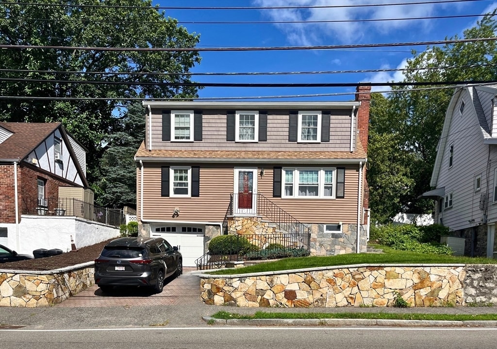 469 Appleton St in Arlington, MA - Building Photo