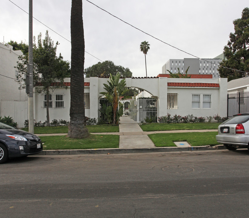 1421 N Catalina St in Los Angeles, CA - Building Photo