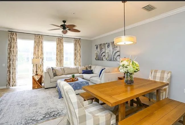 960 Hampton Cir in Naples, FL - Foto de edificio - Building Photo