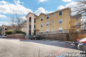 7323 Snowden Rd in San Antonio, TX - Building Photo