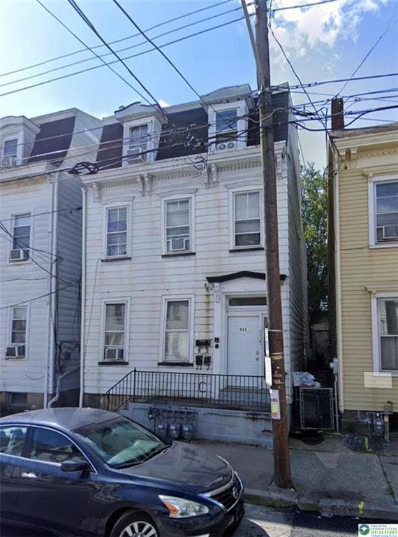 property at 922 Washington St