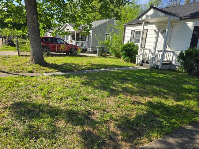 2111 Robbins St in Chattanooga, TN - Building Photo - Building Photo