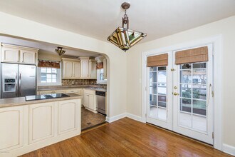 4016 Hillsboro Rd in Louisville, KY - Building Photo - Building Photo