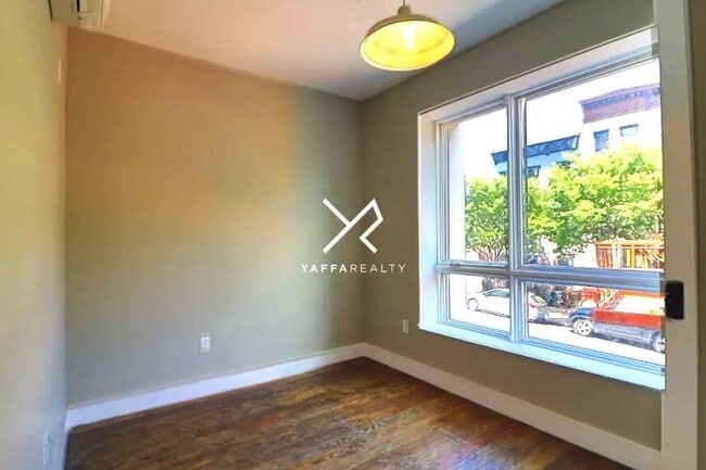 property at 806 St Johns Pl