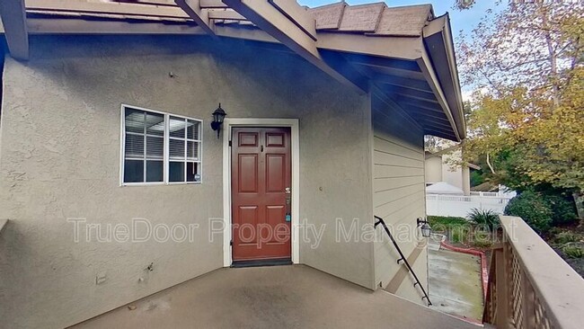 26232 Kingsington Ln in Laguna Hills, CA - Foto de edificio - Building Photo