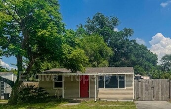 1921 Summerlin Ave in Sanford, FL - Building Photo - Building Photo