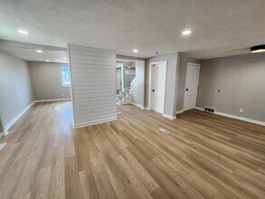 2007 Mt Troy Rd in Pittsburgh, PA - Building Photo - Building Photo