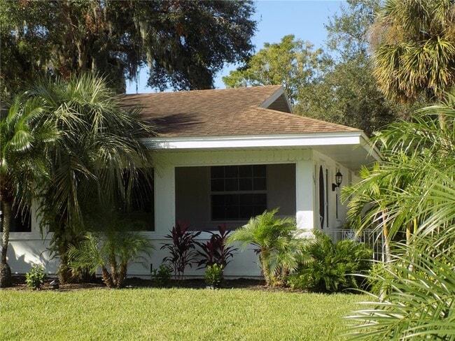 1485 Morningside Dr in Mount Dora, FL - Foto de edificio - Building Photo
