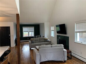 9 Beech St in Farmington, CT - Building Photo - Building Photo