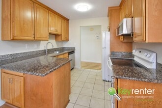 5075 Valley Crest Dr in Concord, CA - Building Photo - Building Photo