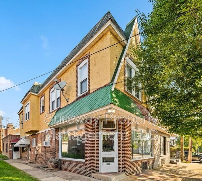 property at 139 E Plumstead Ave