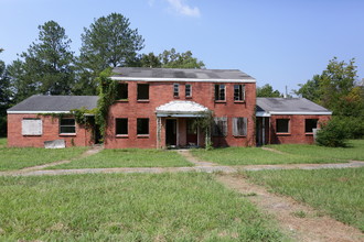 Garden Villa Apartments in Gadsden, AL - Building Photo - Building Photo