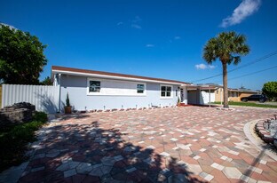 1853 Florida Mango Rd in West Palm Beach, FL - Building Photo