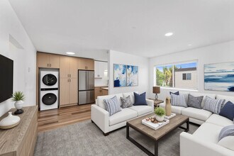 Swell Apartments in Imperial Beach, CA - Foto de edificio - Building Photo