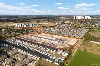 22 W Harrison Ave in Alton, TX - Foto de edificio - Building Photo