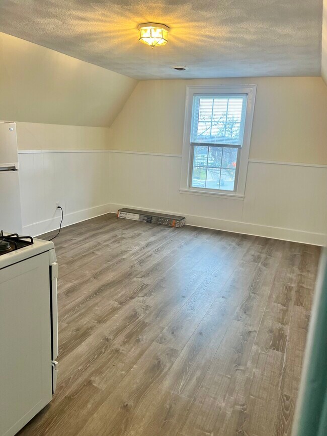 31 Warren Ave, Unit 3 in Woburn, MA - Building Photo - Building Photo