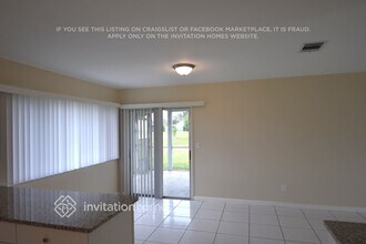 785 SW Belmont Cir in Port St. Lucie, FL - Foto de edificio - Building Photo