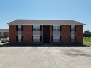 Summerfield Apartments in Blanchard, OK - Building Photo - Building Photo